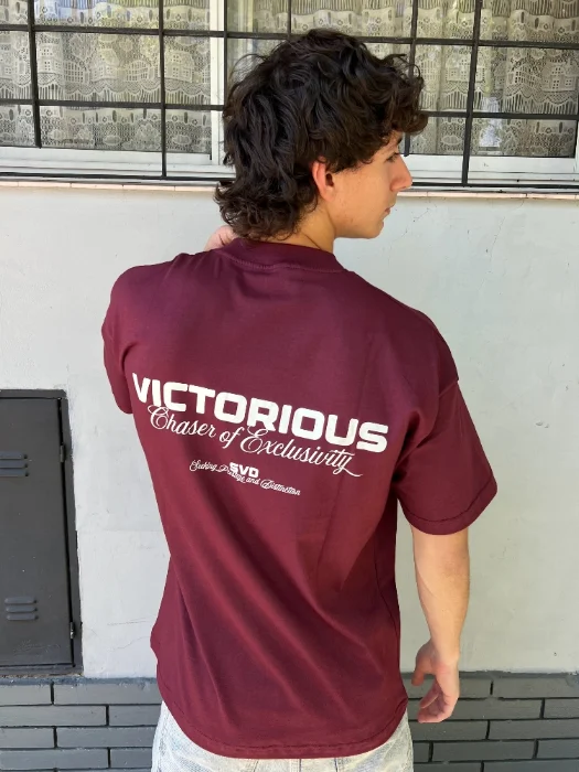 Remera Oversize Victorious