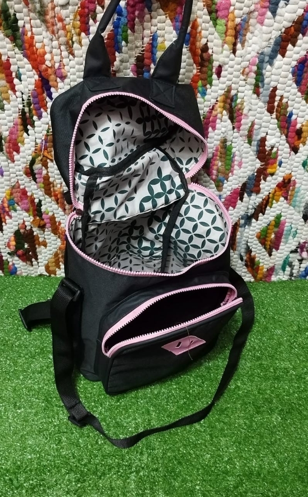 Matero de Cordura* Impermeable con Detalles de Cuero Ecológico.
excelente Calidad. - Imagen 3