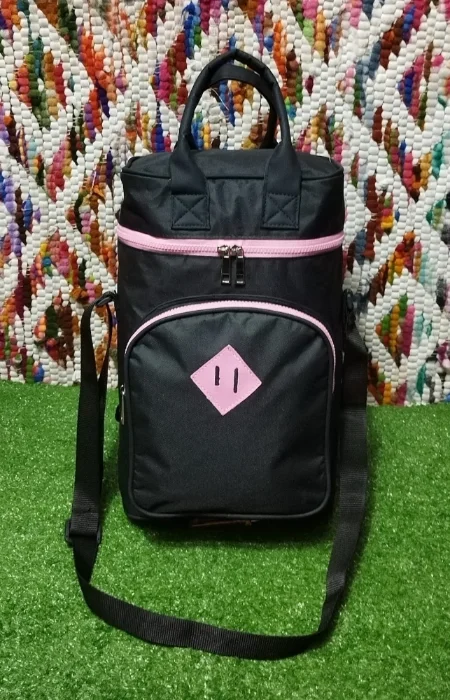Matero de Cordura* Impermeable con Detalles de Cuero Ecológico.
excelente Calidad.