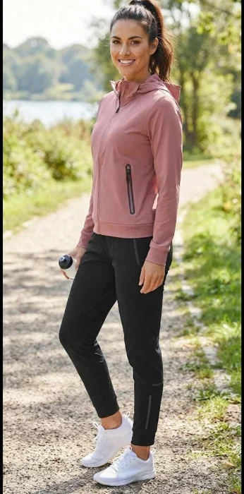 Conjunto Deportivo Hlm de Mujer