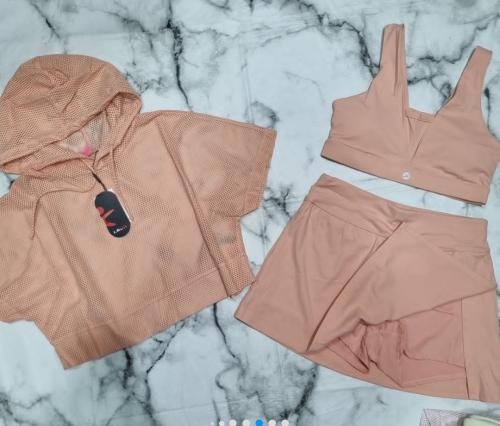 Conjunto Top + Pollera + Buzo 3 en 1 Marca Irun - Miniatura 2