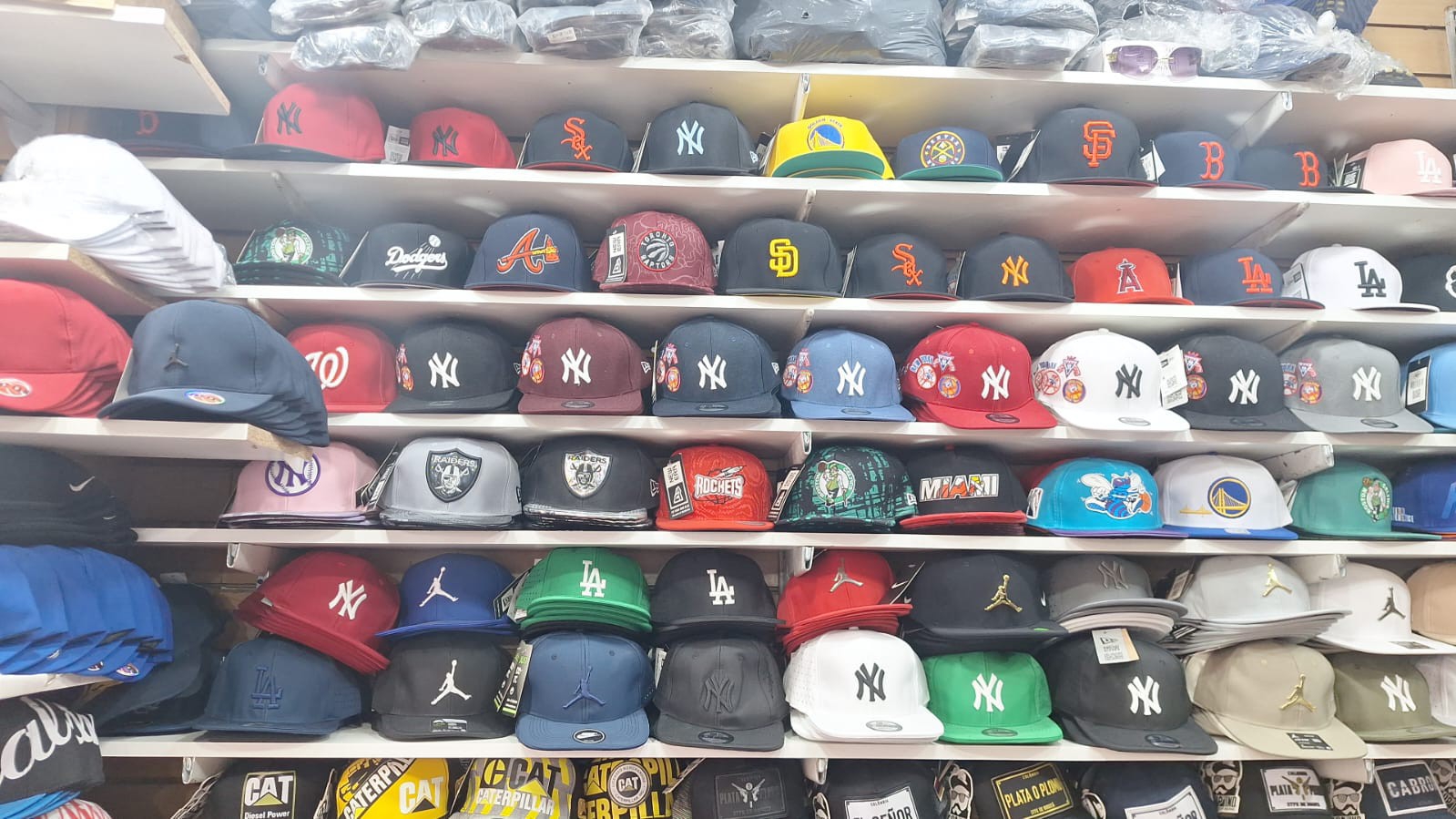 Gorras Curva Disponible - Imagen 2