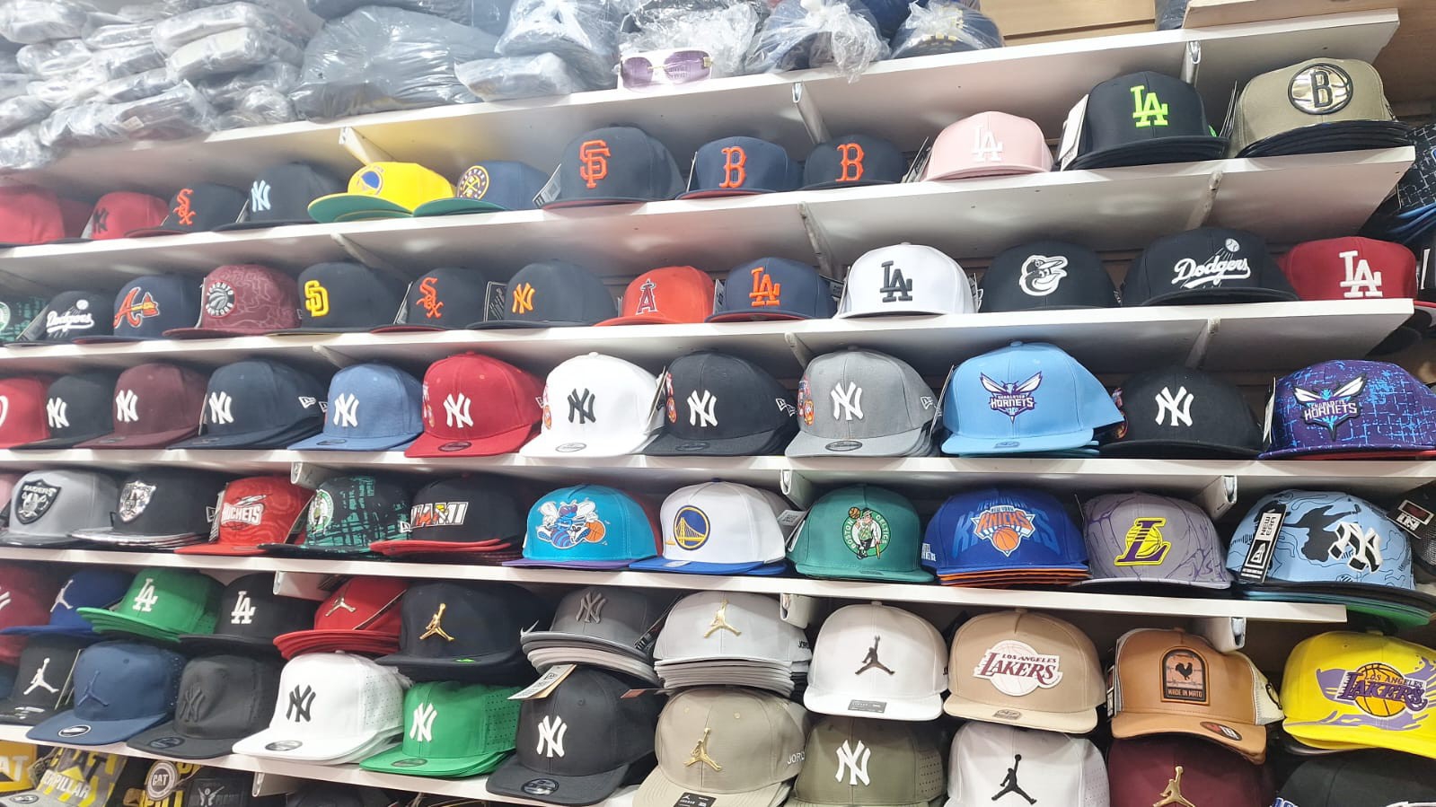 Gorras Curva Disponible - Imagen 3