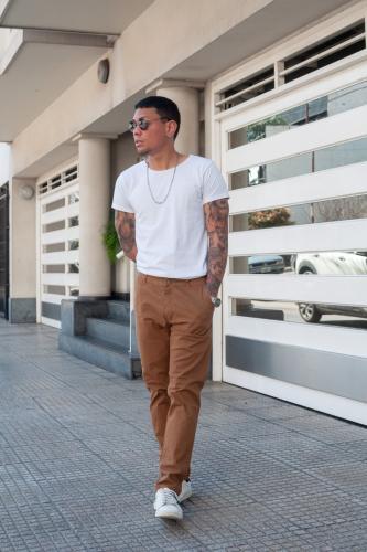 Corte Chino. Semi Chupin Color Almendra