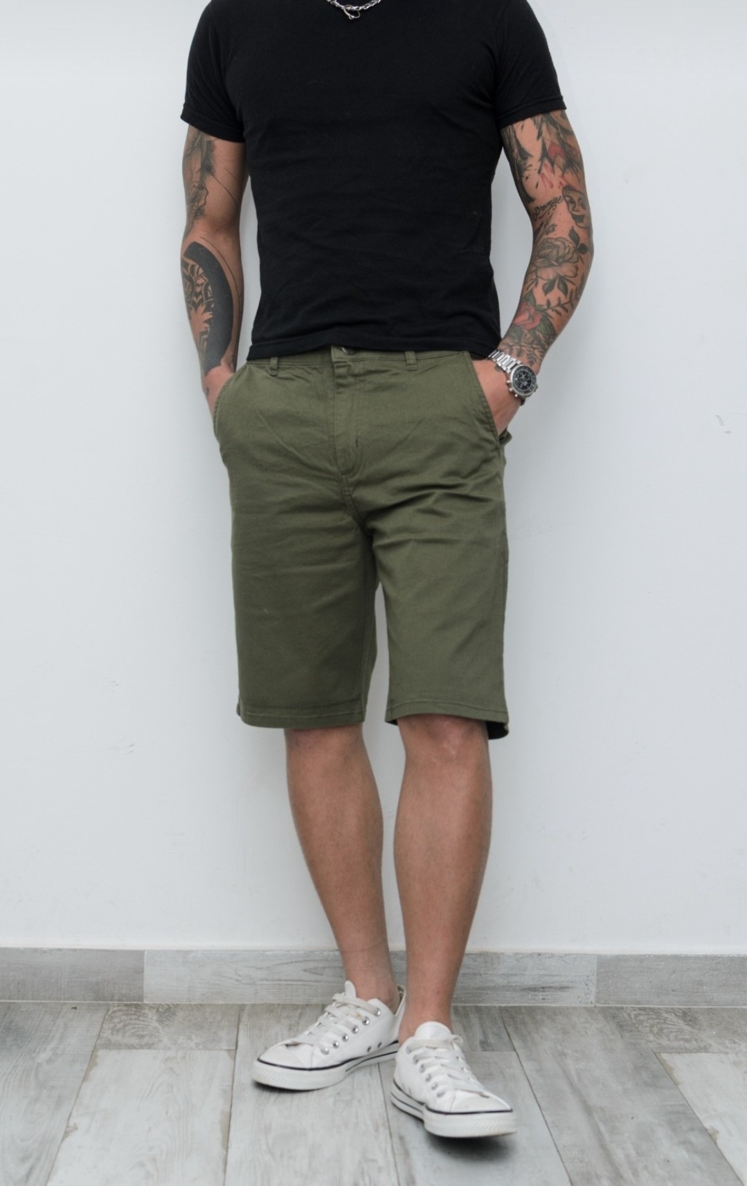 Bermuda Corte Chino Color Verde Militar - Imagen 3