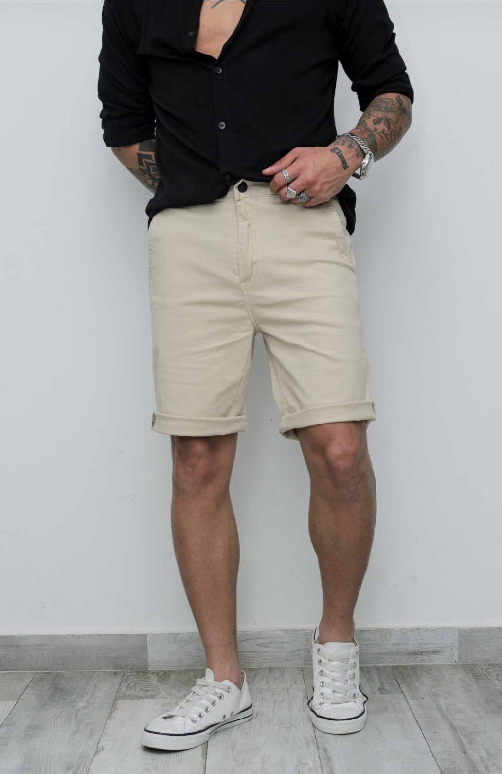 Bermuda Corte Chino Color Beigie - Imagen 3