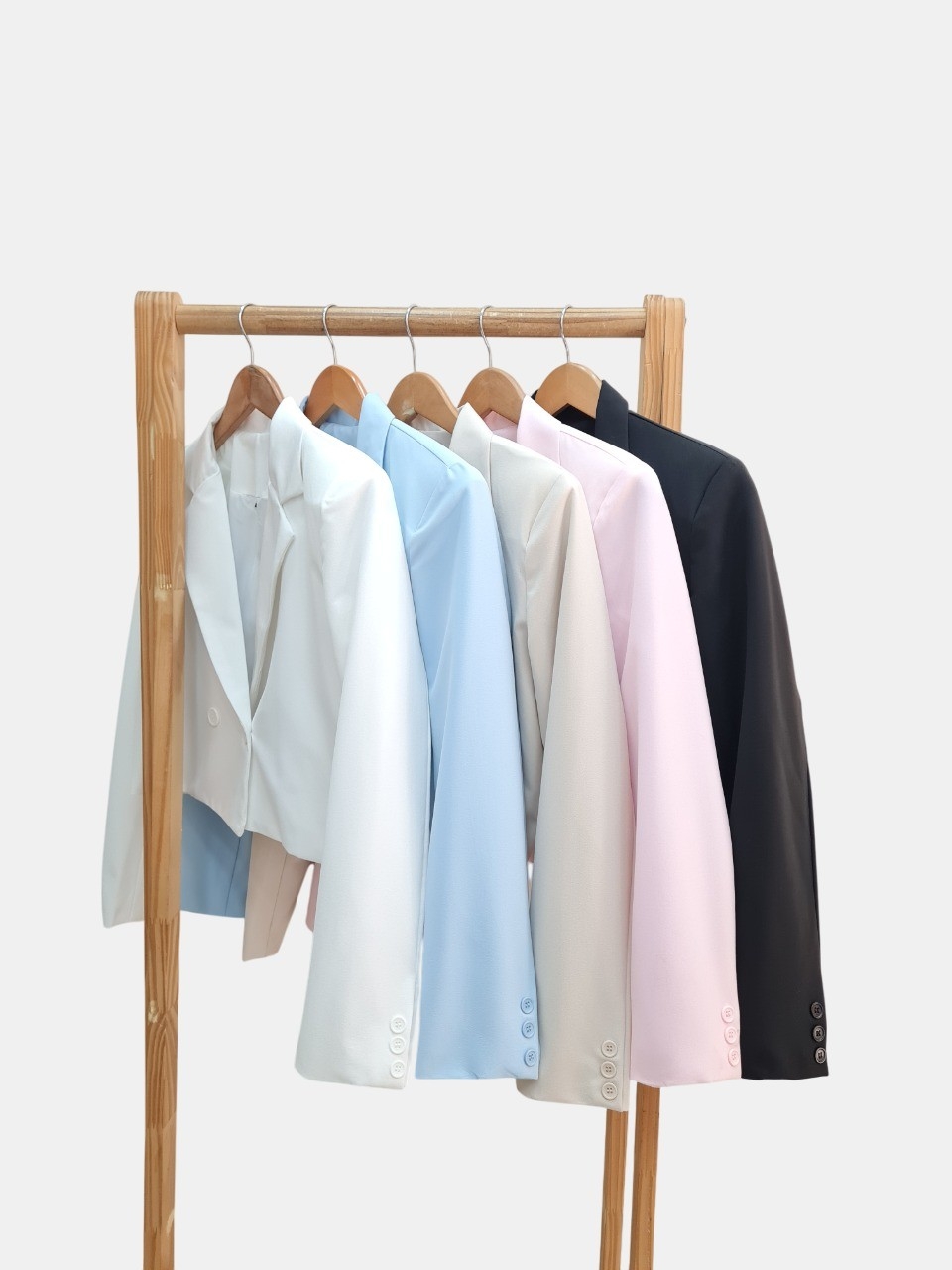 Blazer Sastrero Premium Crop Cruzado Forrado con Hombreras y Espalda Cerrada - Imagen 2