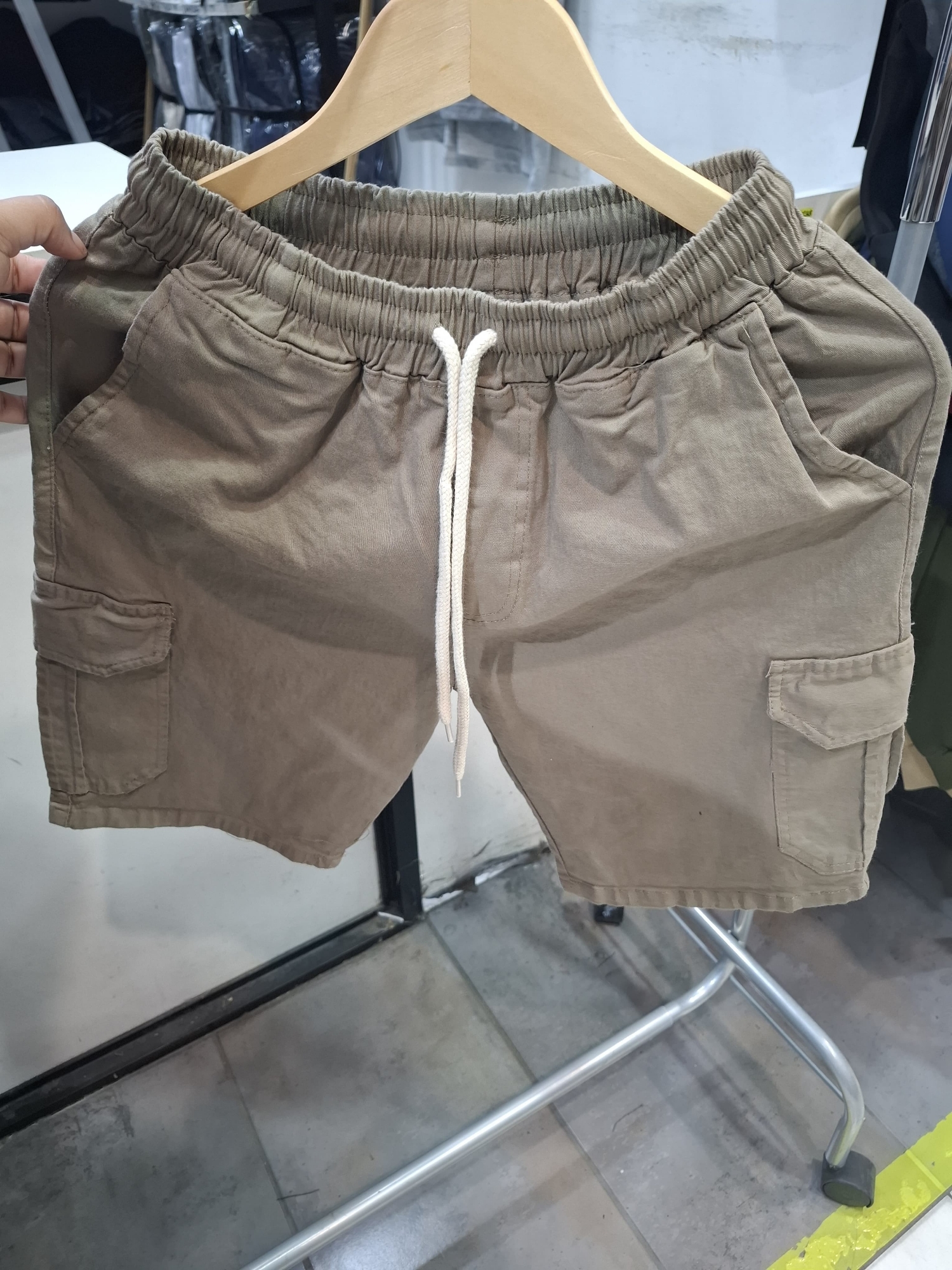 Bermudas  de Gabardina  con Cargo - Imagen 4