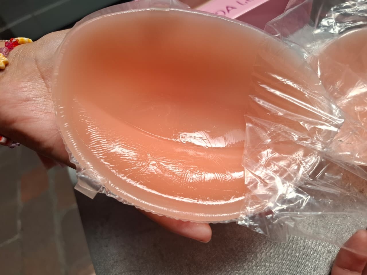 Corpiño de Silicona con Push Up - Imagen 2