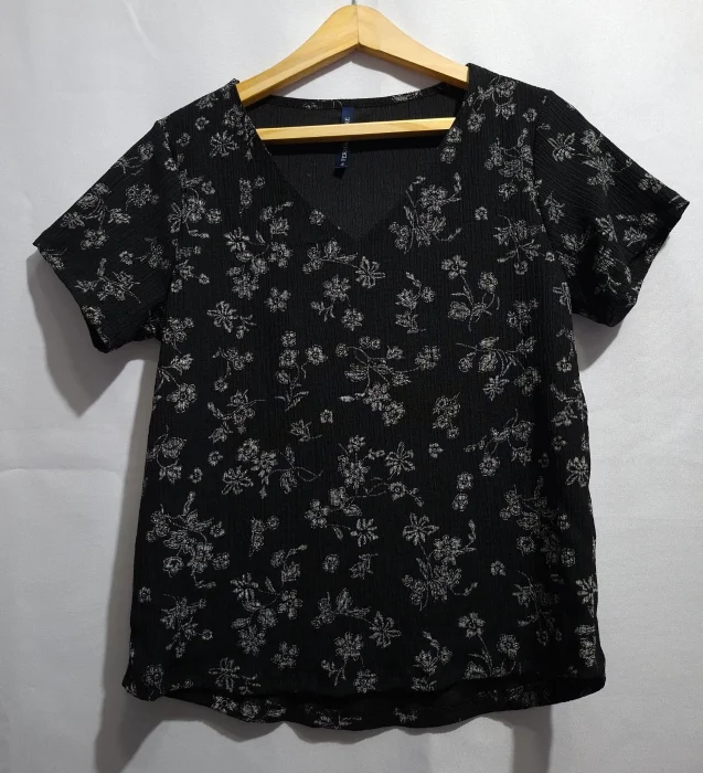 Remera Escote V Hawaii Estampada