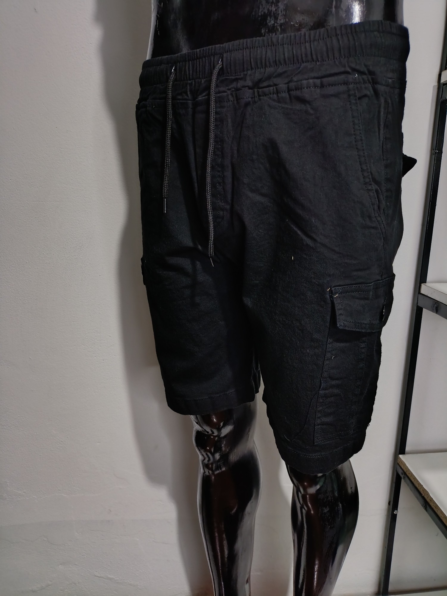 Bermudas Cargo de Gabardina Elastizada - Imagen 2