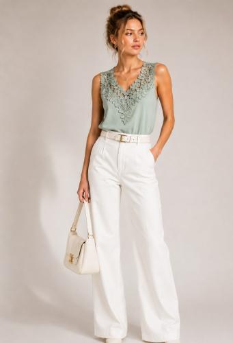 Musculosa con Aplique de Flor Importada