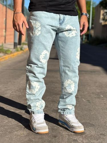 Mom con Diseño Denim Tears (flores)