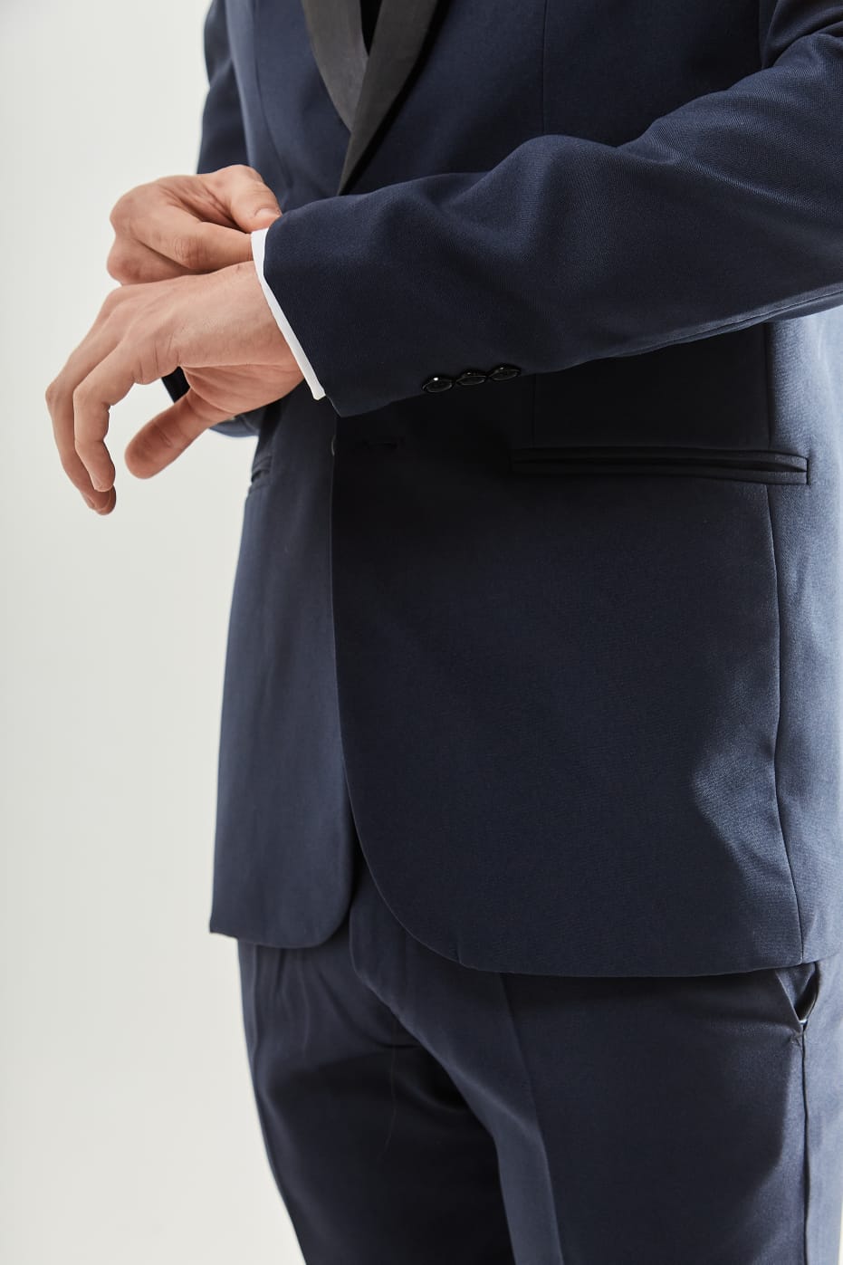 Traje Smoking de Hombre por Mayor y Menor - 2d1c060f-cfb7-420e-85da-46b1b09a8dce.jpeg