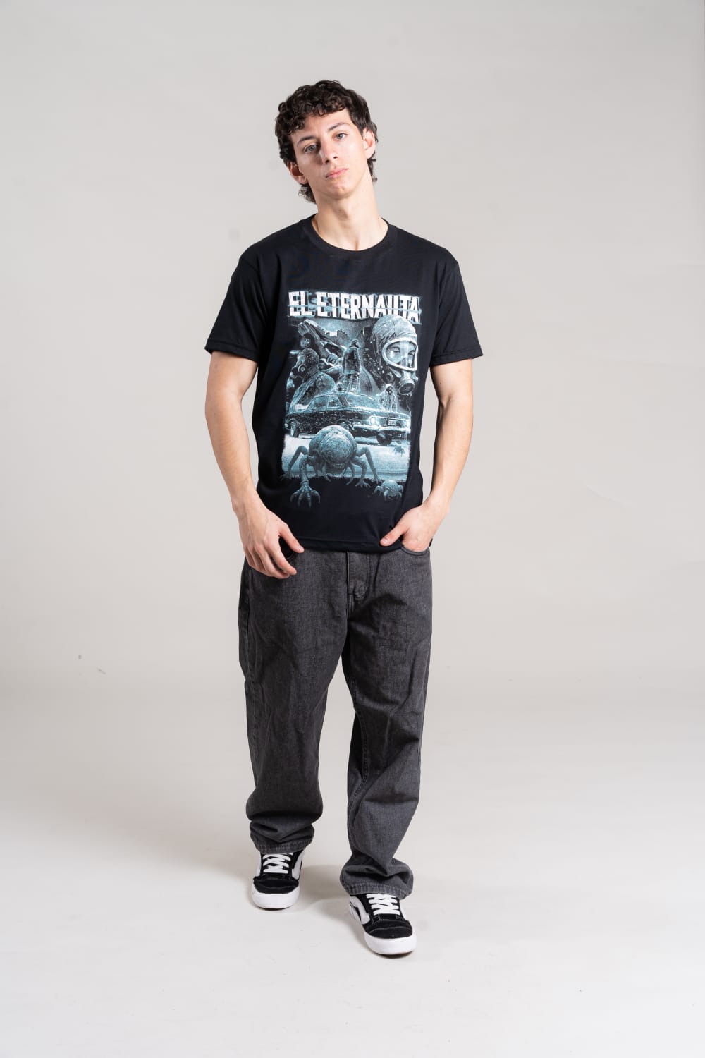 Remera Basica (el Eternauta) - b8d9a564-2675-4017-9eb5-f0575e7d5bce.jpg
