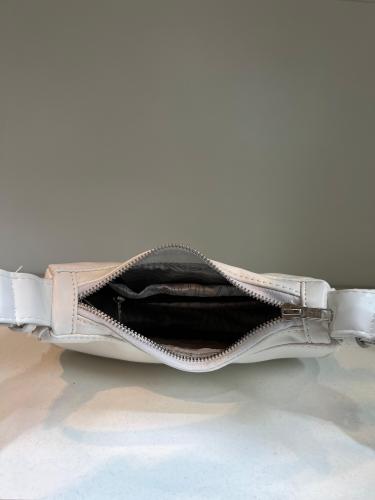Cartera Mini Bags Baguette Blanca Cierre Metal - Miniatura 2