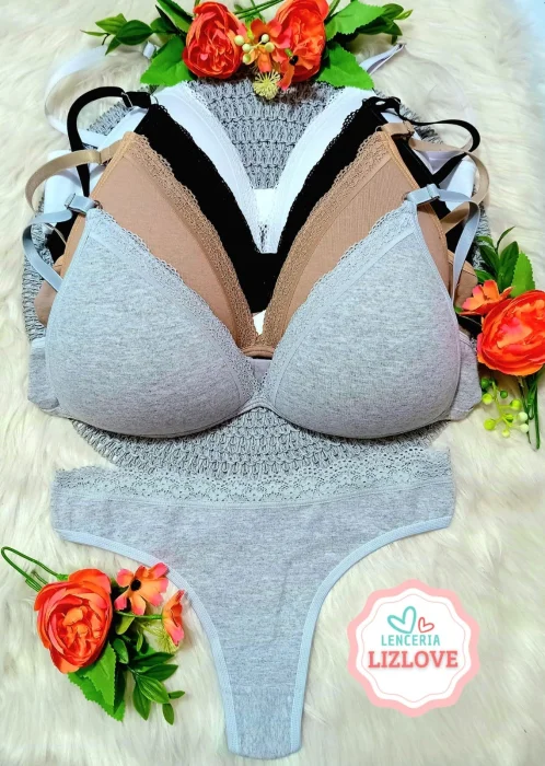 Conjunto Triangulo  de  Algodon con Puntilla