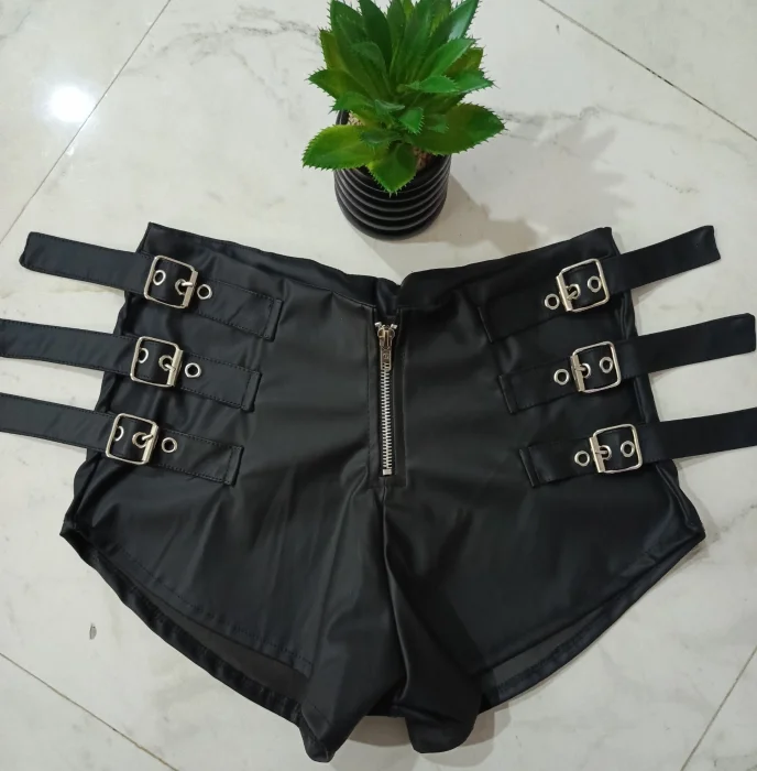 Short con Hebilla