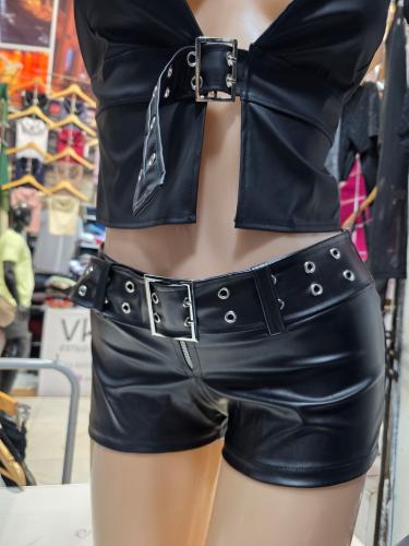 Short Cuerina con Hebilla