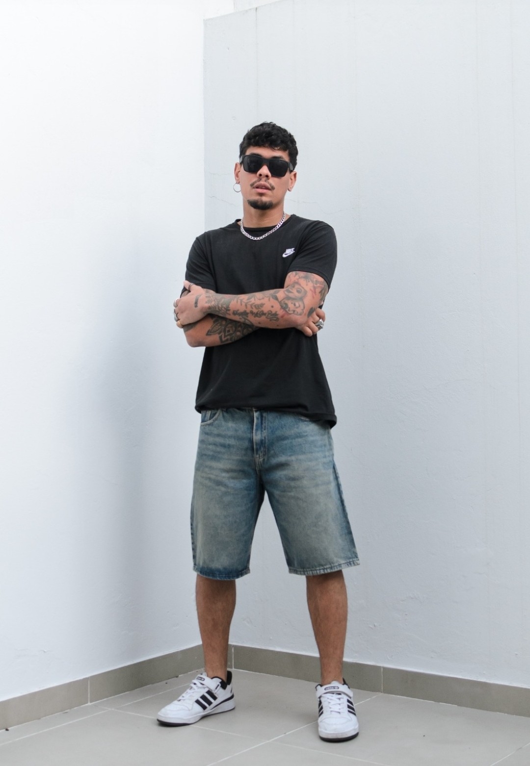 Bermuda de Jeans Baggy Láser Matizado - Imagen 2