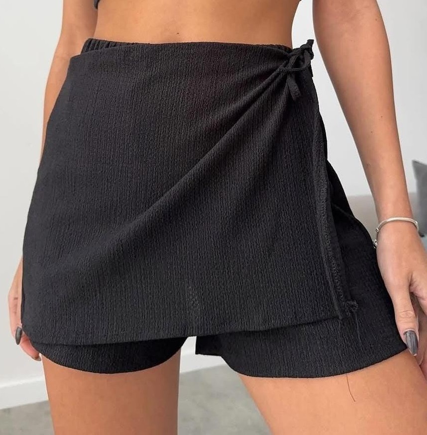 Short Pollera Hawaii Brucelas - Negro.jpeg