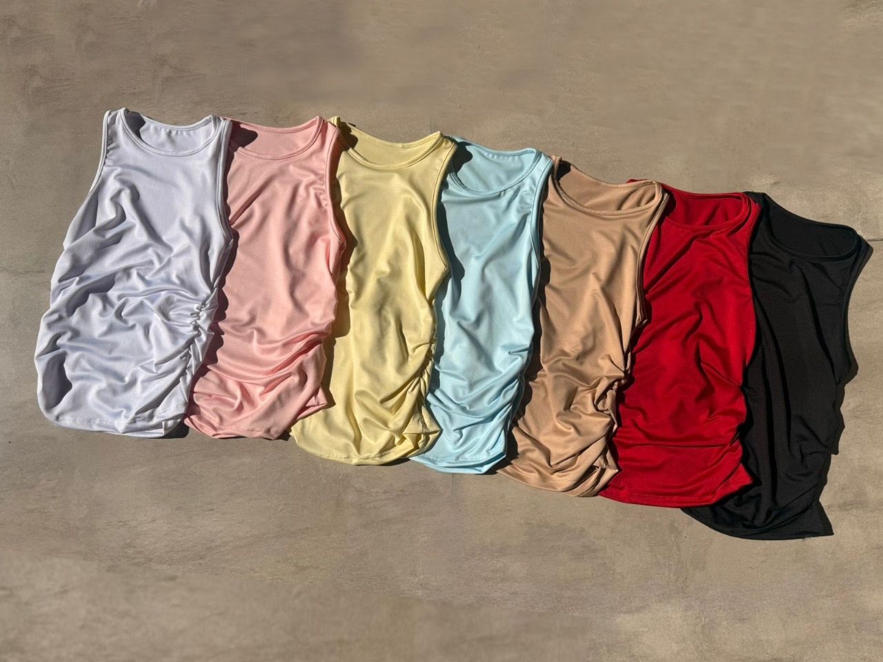 Musculosa Pinzas Microfibra Lupe - ET09%20Musculosa%20Pinzas%20Microfibra%20Premium%20Mujer%20Lupe%20colores%20tendencia%20verano%202025%202026%20ET%C3%89REO.jpg