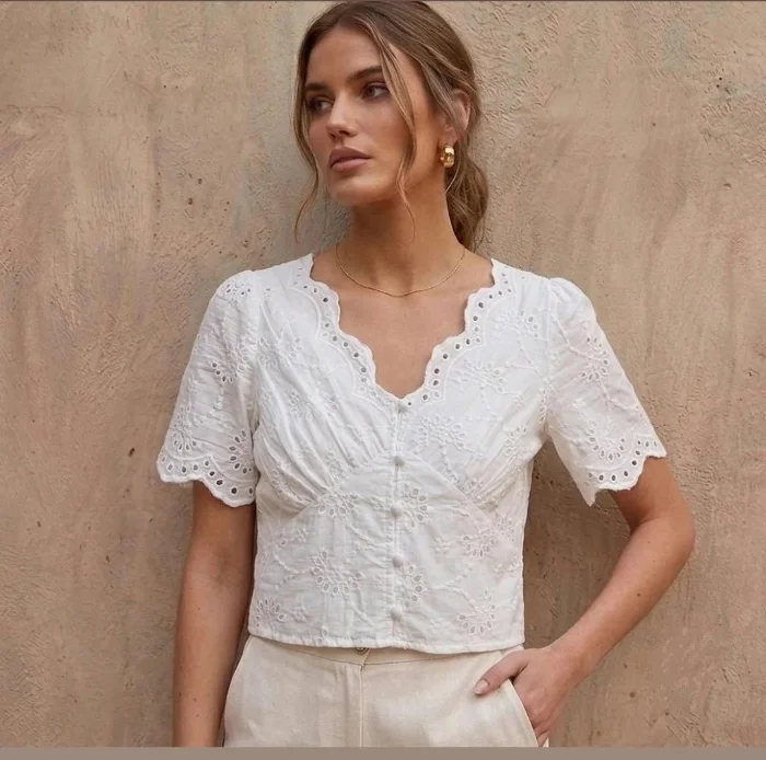 F121 Blusa Broderie V