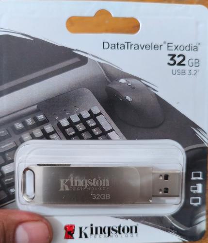 Pendrive 32gb con Adaptador Otg Tipo C - Miniatura 2