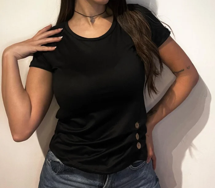 Remera con Botones