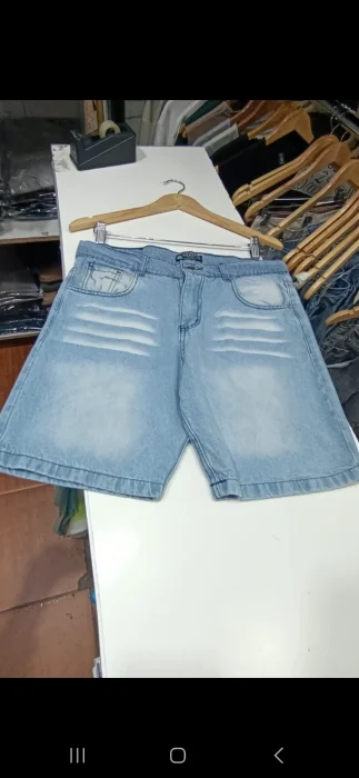 Bermudas Mom Lisos Localizado Celeste