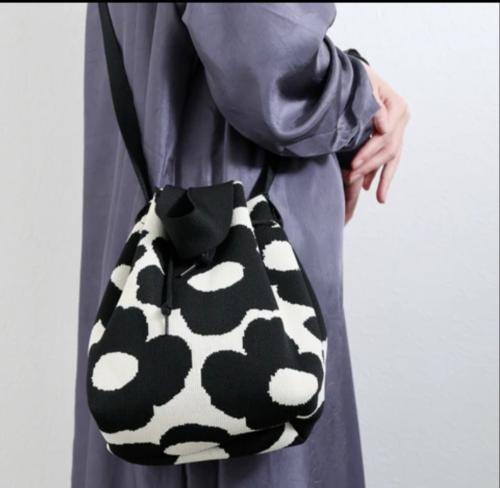 Carteras Morral Importadas de Punto Corazones Lunares Flores - Miniatura 3