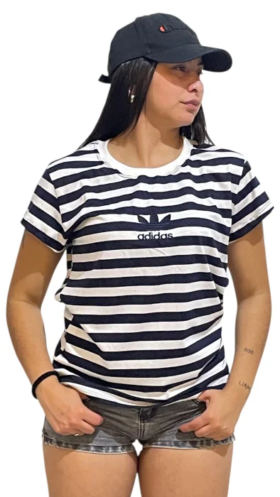 Remera Rayada con Bordado