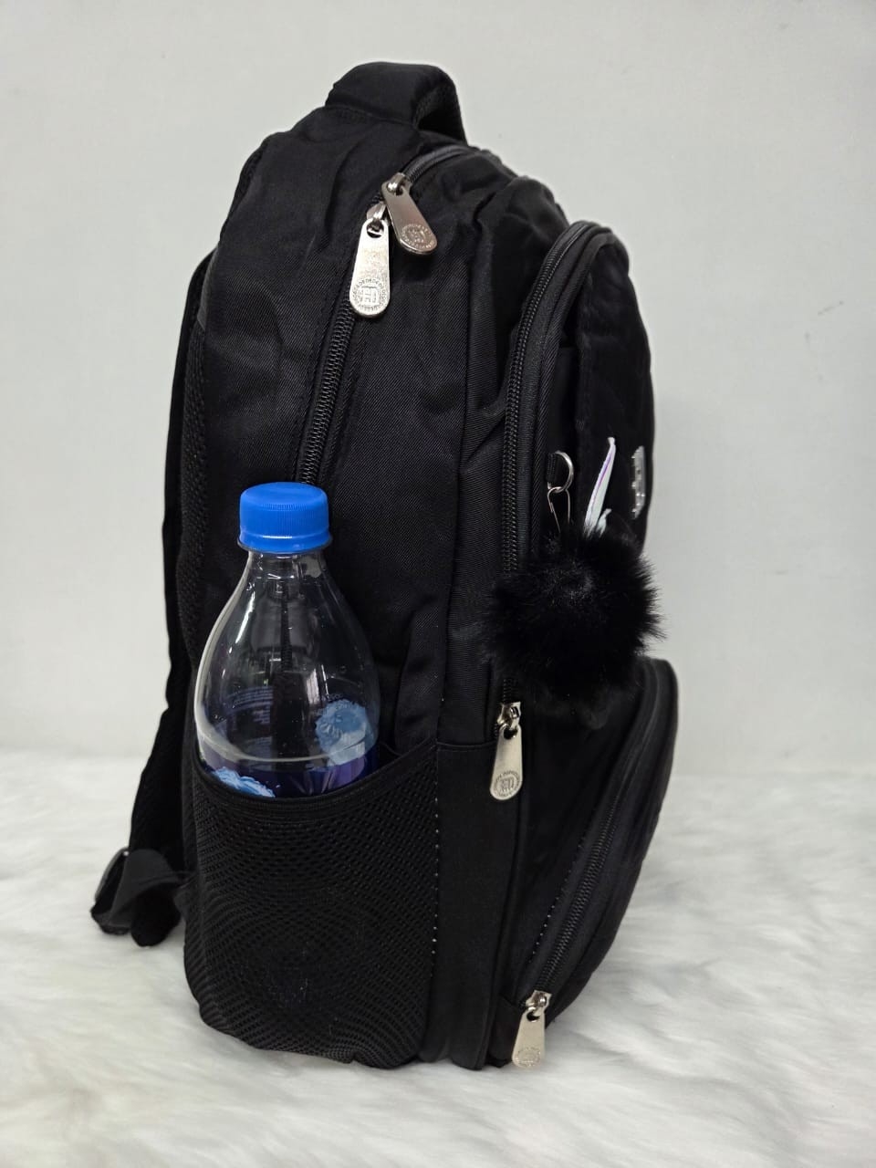 Mochila Grande con Pon Pon - Imagen 4