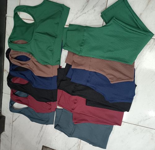 Conjuntos Morley con Lycra Capri y Top