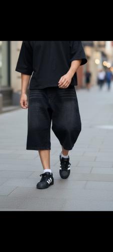 Bermuda Baggy Negro Localizado