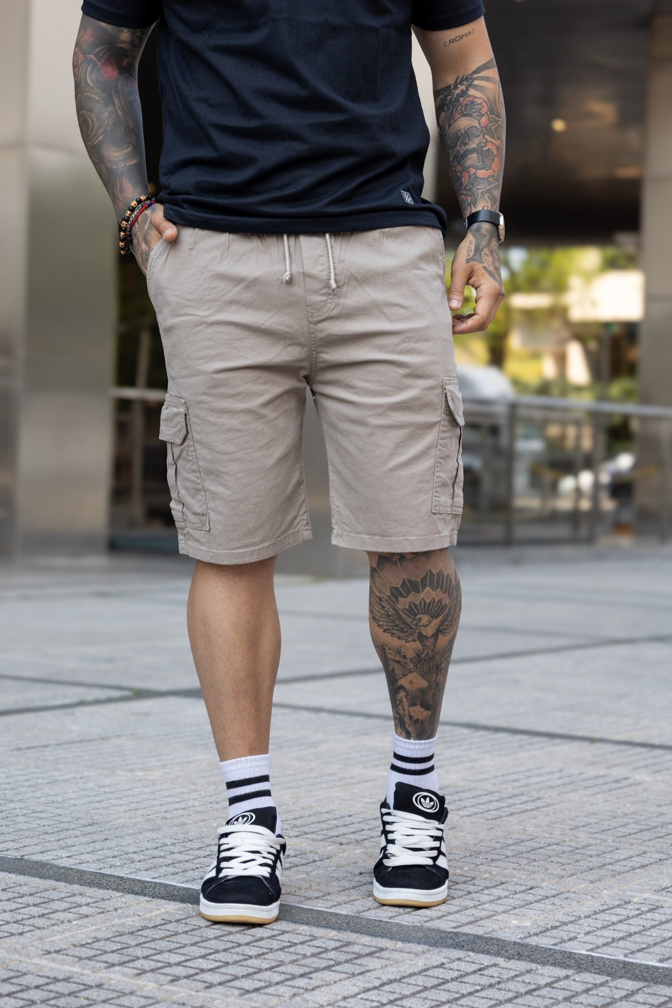 Bermudas Corte Chino con Cargo Cintura Elástizado - Imagen 3