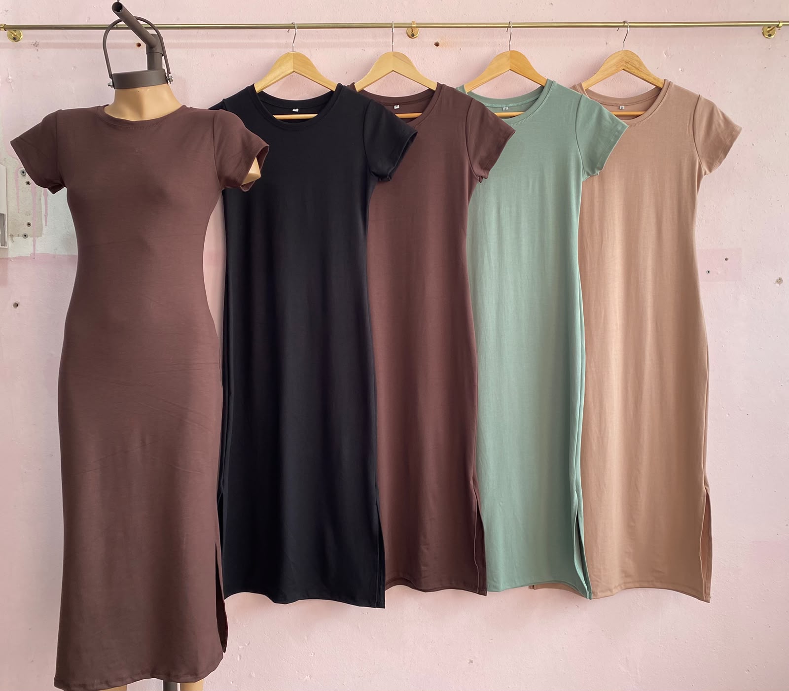 Vestido Liso con Tajos - WhatsApp%20Image%202026-09-23%20at%204.56.00%20PM.jpeg