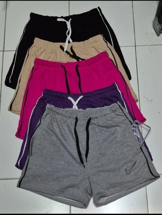Short de Dama Línea al Costado Nk.