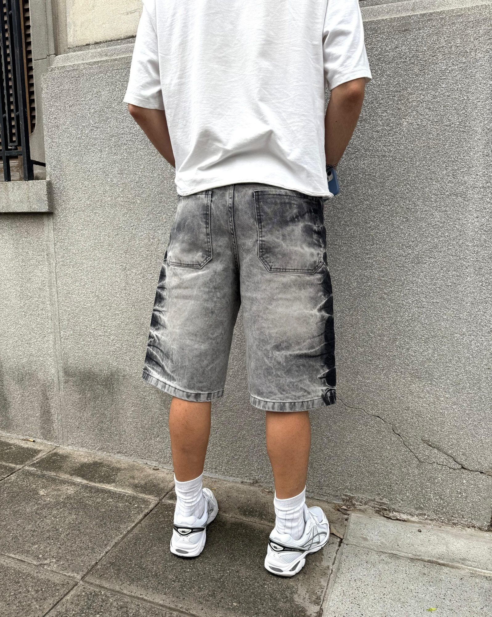 Bermuda Baggy Gris Quebrado - Imagen 2