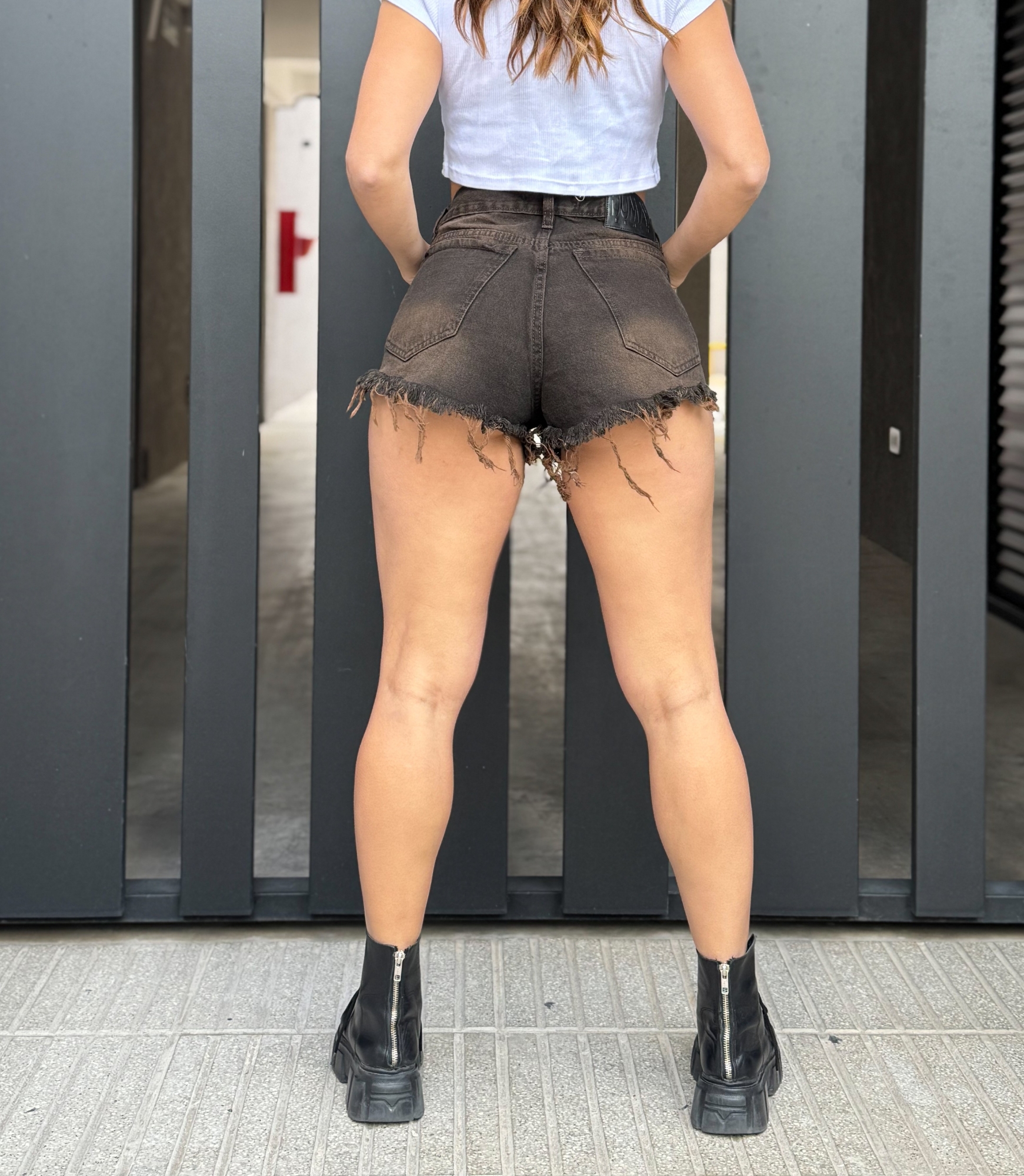 Short Mom Marron - Imagen 2