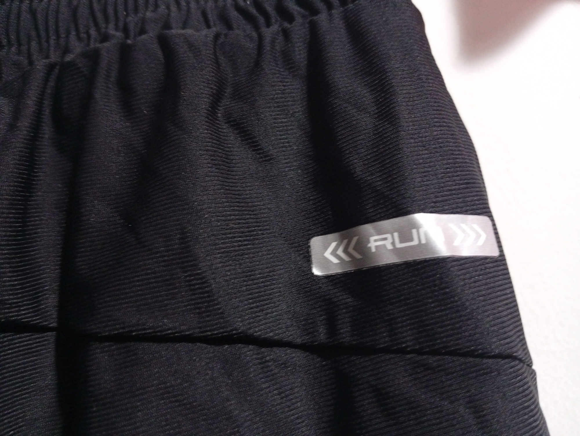 Short I Run Hombre Microfibra Elastizada Talles Especiales - Imagen 3