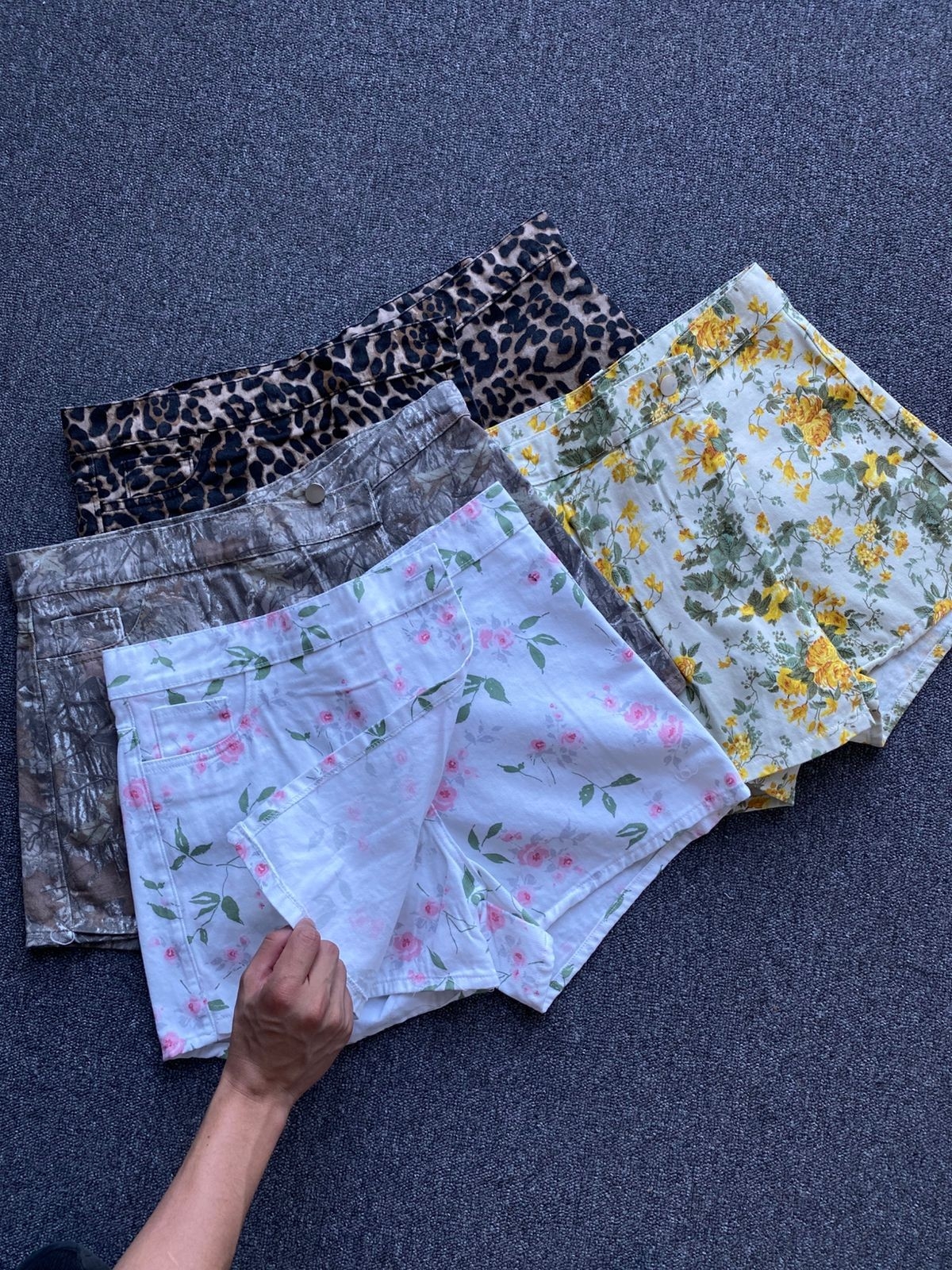 Short Jeans Floreadas - Imagen 2