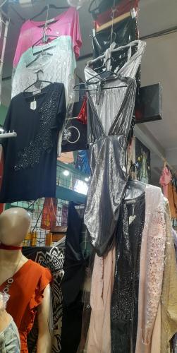 Hola Chicas Llegaron los Chores Importados Sastreros y Top Brasileños y Camperas - Miniatura 3