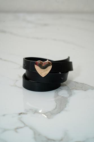 Cinto Negro Hebilla Corazón Dorado.