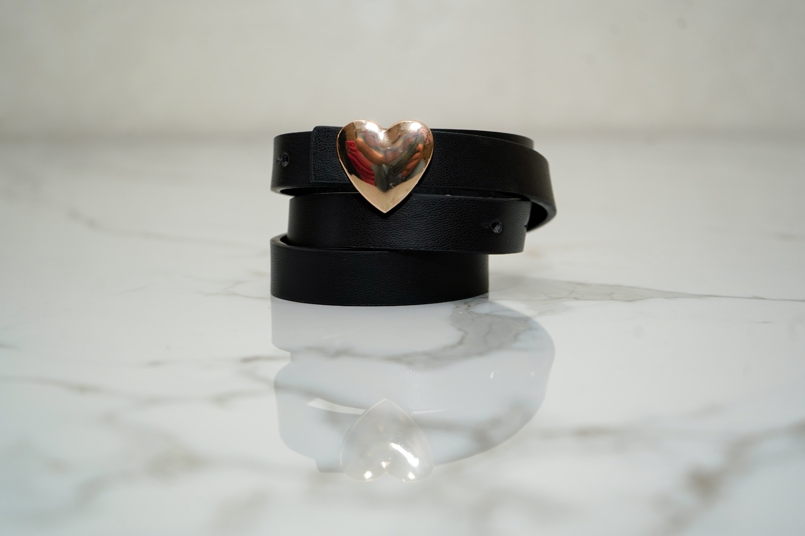 Cinto Negro Hebilla Corazón Dorado. - WhatsApp%20Image%202025-11-15%20at%2011.25.56%20(13).jpeg