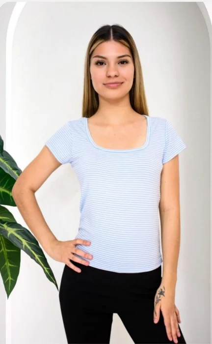 Remera Cuello Cuadrado
