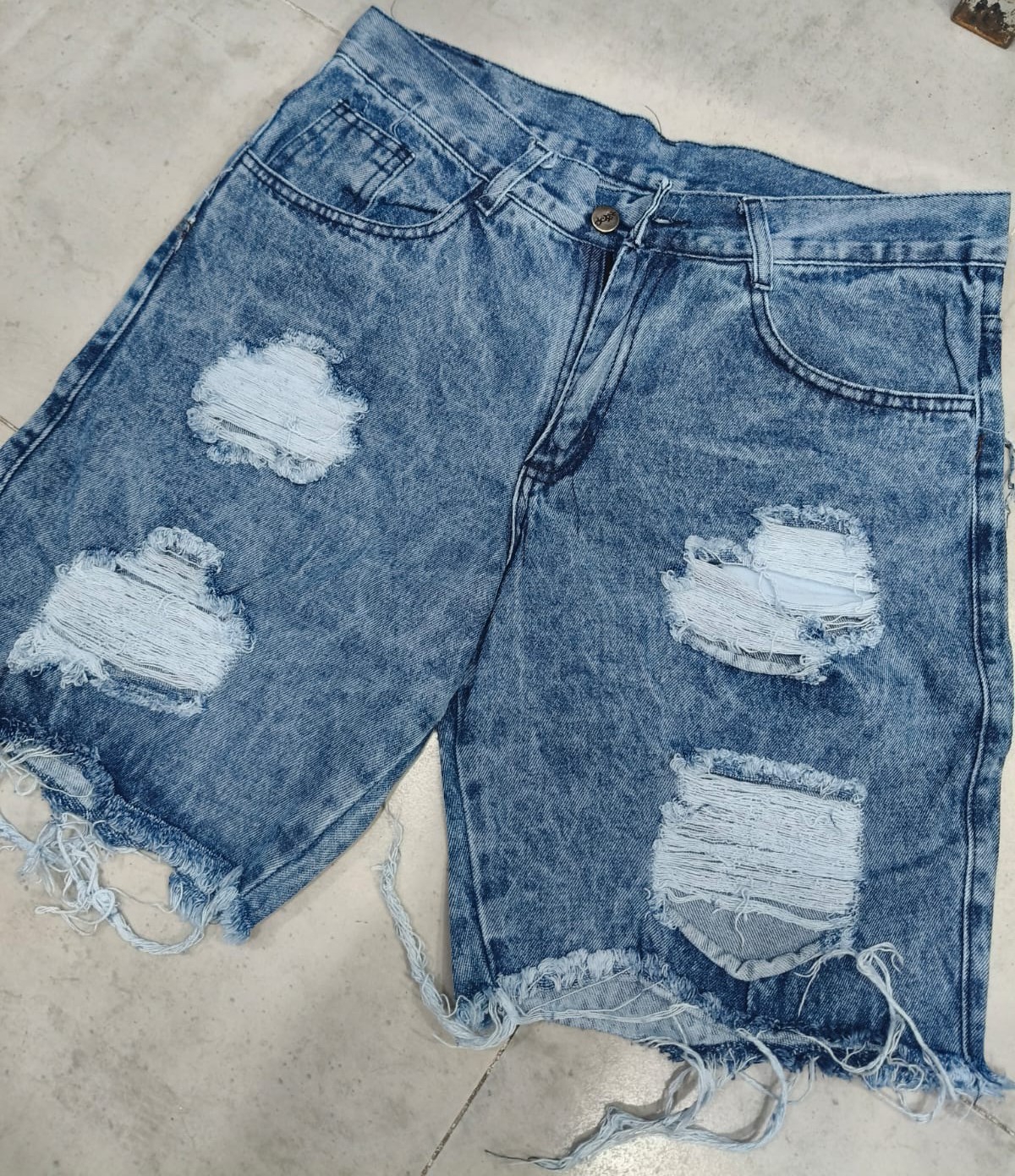 Bermuda de Jeans con Rotura - Imagen 2