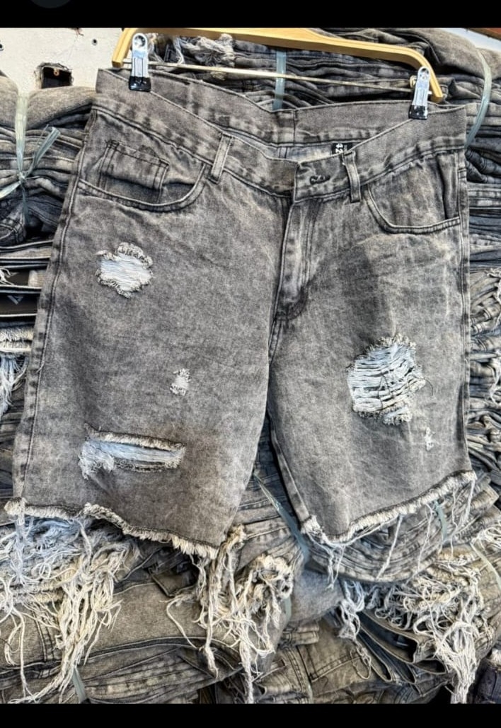 Bermuda de Jeans con Rotura - Imagen 4