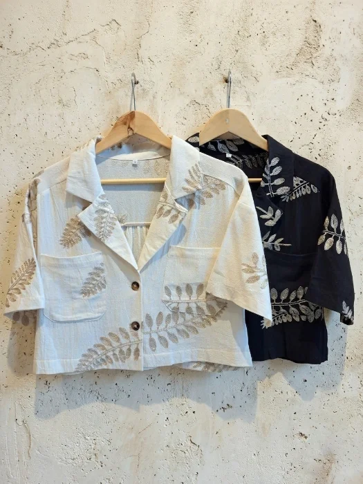 E019, Camisa Bordada Crop