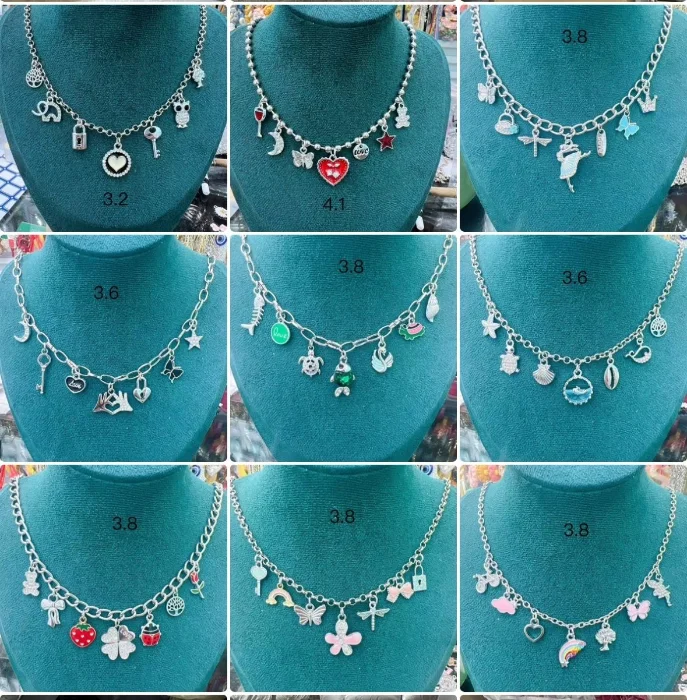Collar con Charms Multidijes